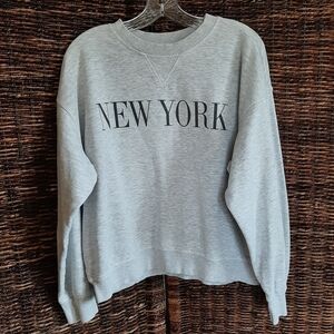 H & M Sweatshirt Women's Small Gray New York Loungewear Athleisure Cozy Travel